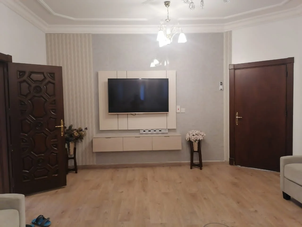 خلفيات تلفزيون - تصميم وتنفيذ ديكورات الرياض