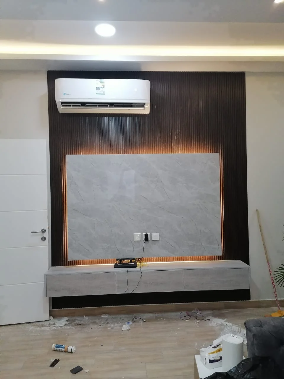 خلفيات تلفزيون - تصميم وتنفيذ ديكورات الرياض