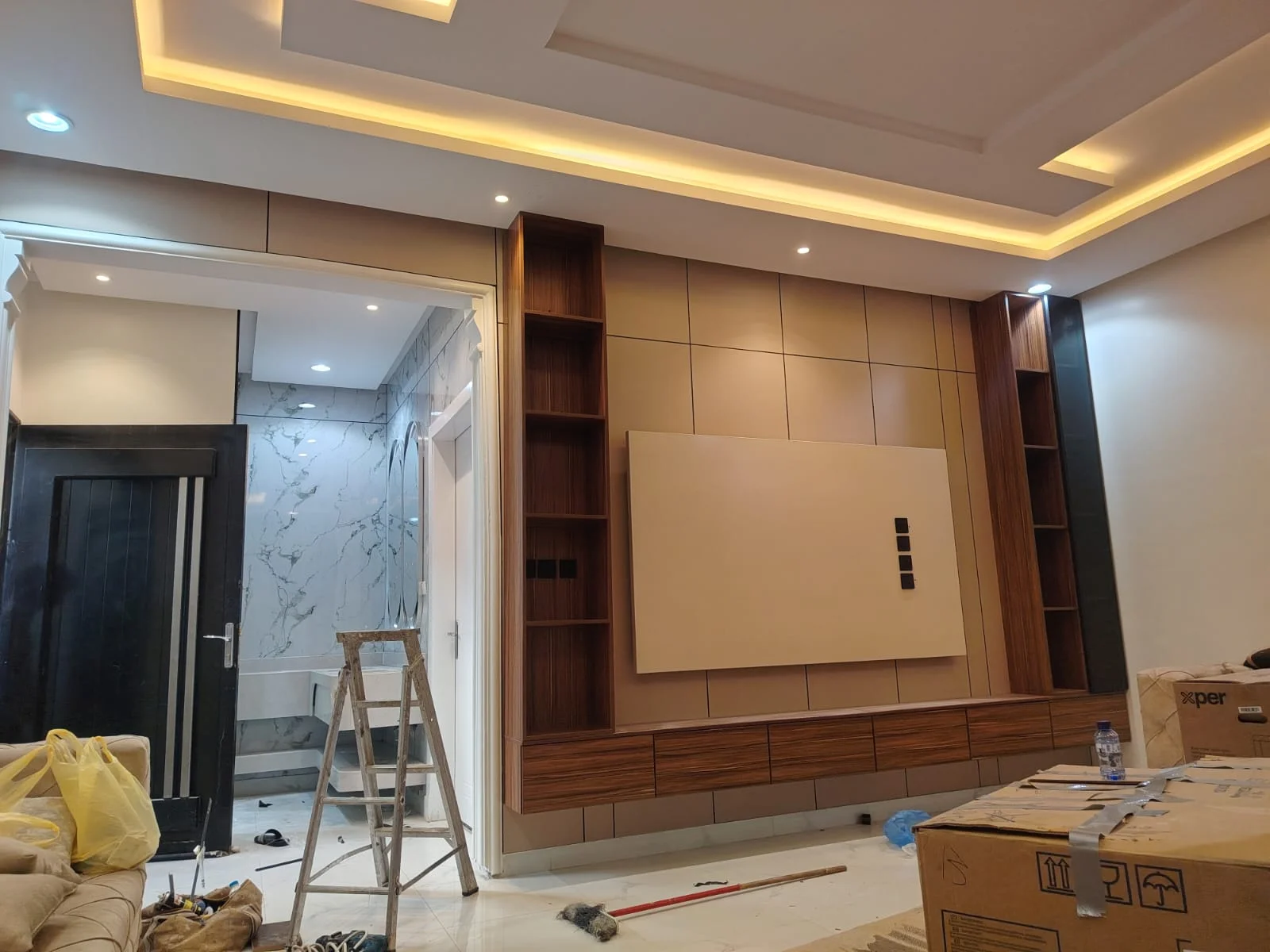 خلفيات تلفزيون - تصميم وتنفيذ ديكورات الرياض